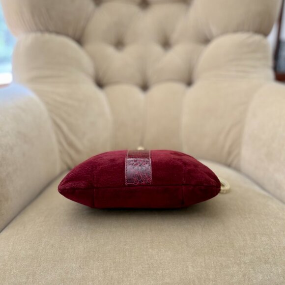 VTG Auth RUTH E SALTZ Iconic COUGAR HEAD Genuine Suede Circa 1980's Bag - Picture 8 of 9